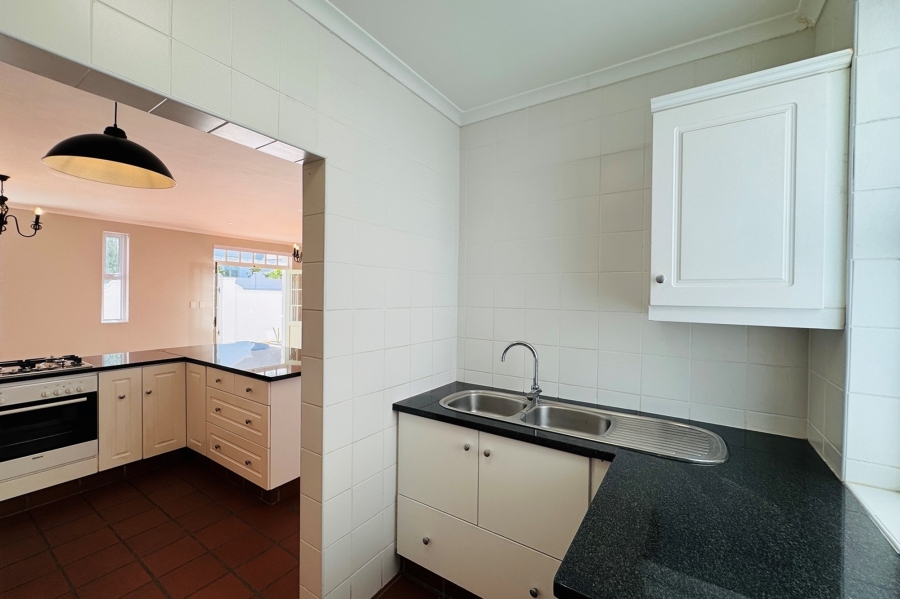 To Let 3 Bedroom Property for Rent in Chanteclair Western Cape